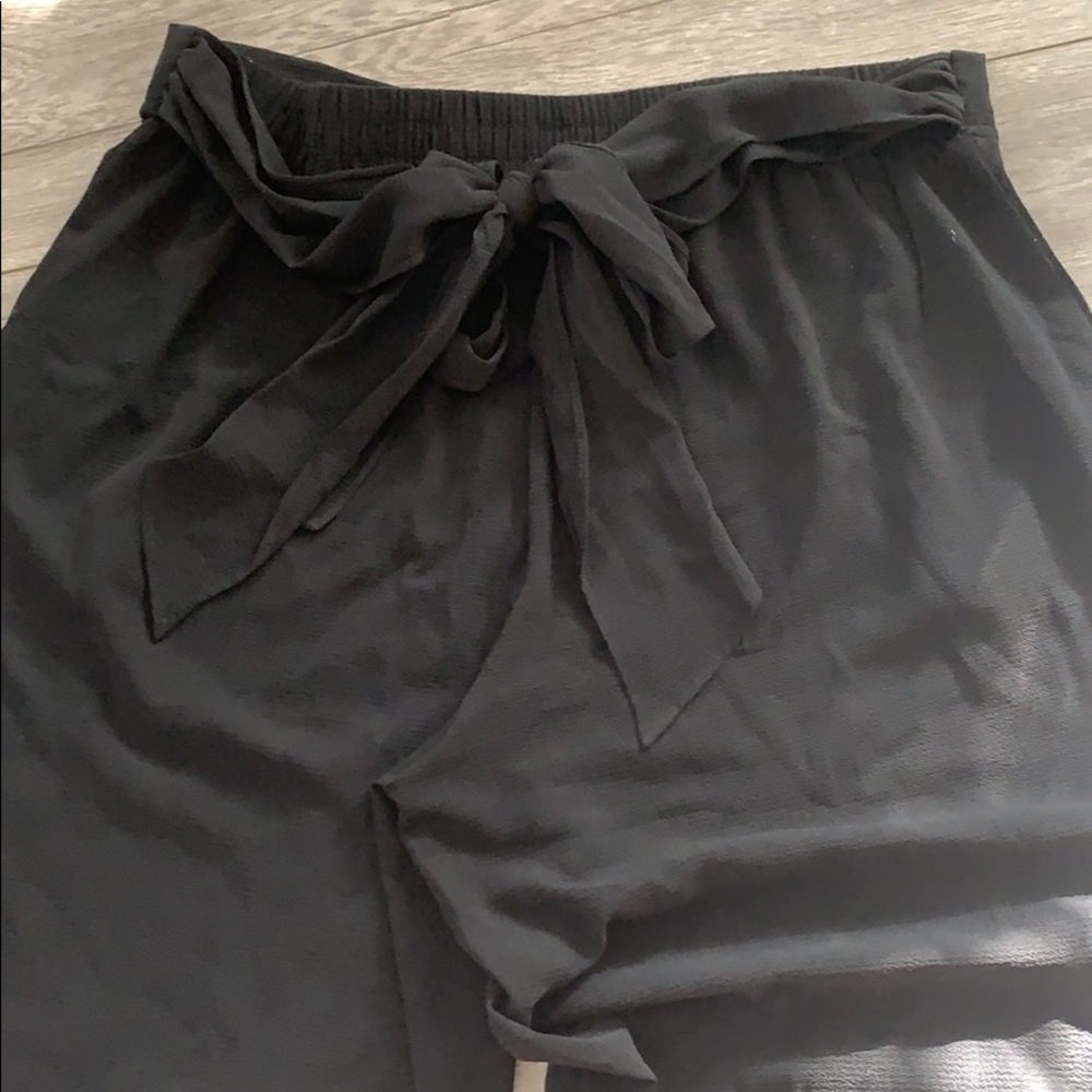 Black wideleg Max Studio pants XL with bow